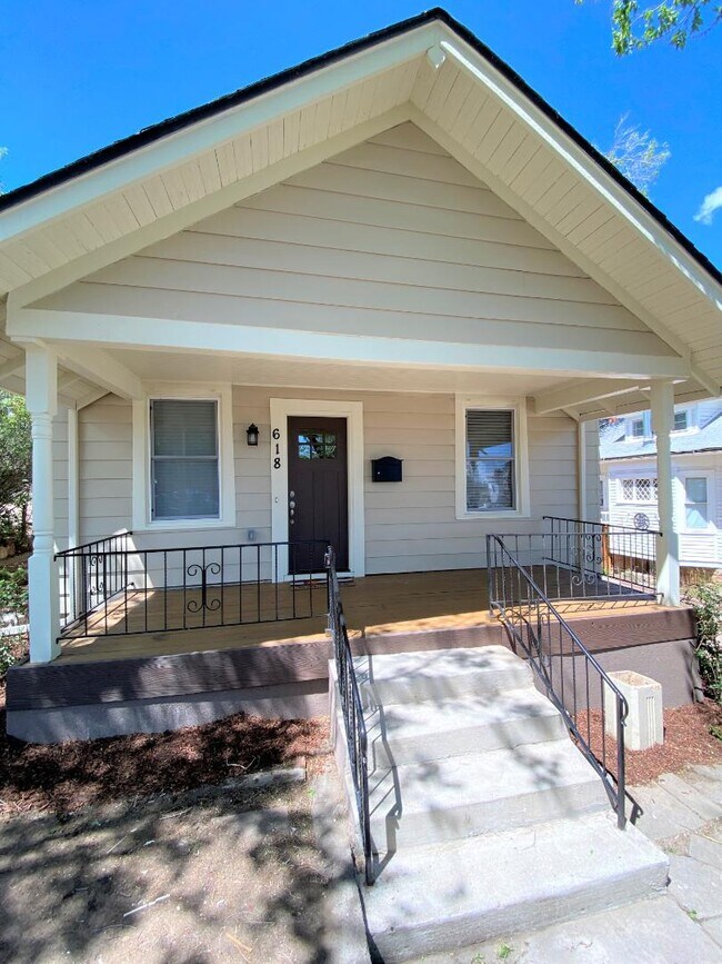 Foto del edificio - 618 W Pikes Peak Ave