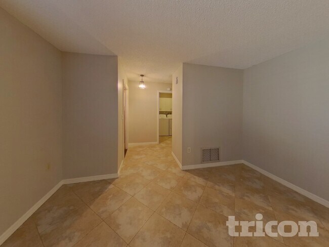 Foto del edificio - 3133 Swan Ln