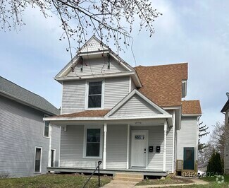 Building Photo - 1176 Center Pl