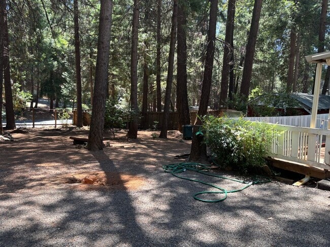 Building Photo - 14737 Wildlife Dr