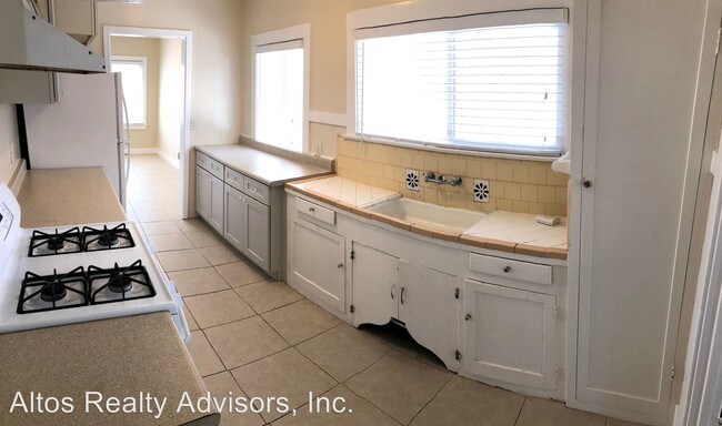 Building Photo - 3 br, 1 bath House - 14274 Capri Drive
