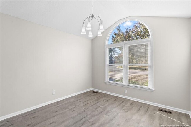 Foto del edificio - 2713 Leabrook Dr