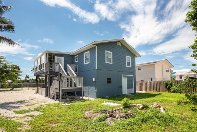 Foto del edificio - 3 bedroom 2 bathroom in Ramrod Key 26 1/2 ...