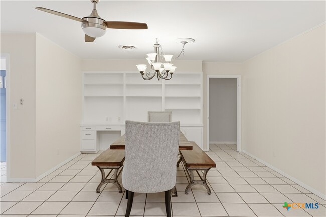 Building Photo - 803 Hibiscus Ln