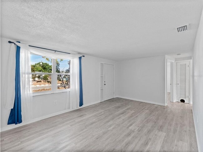 Foto del edificio - 4848 Picture Ave