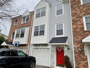 Building Photo - 18231 Fox Chase Cir
