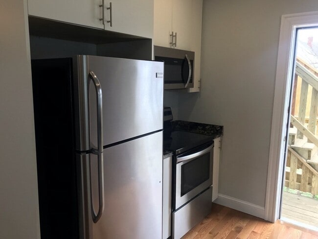 Building Photo - 50 Linden St