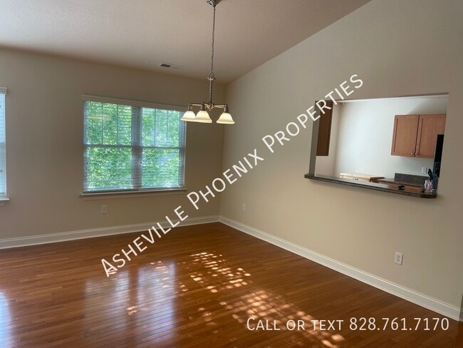 Building Photo - 120 Little Fox