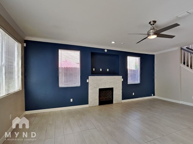 Foto del edificio - 5325 Dunlay Dr