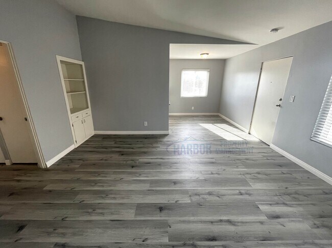 Building Photo - 4726 Del Amo Blvd