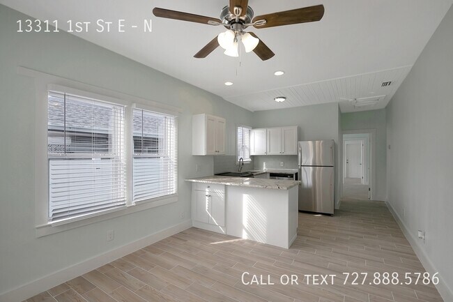 Foto del edificio - 13311 1st St E