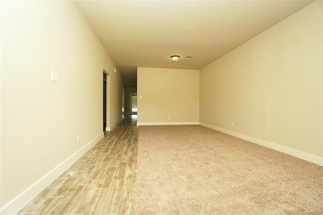 Building Photo - 607 Aweigh Dr