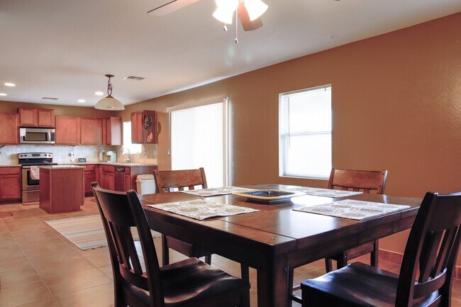 Foto del edificio - 5263 E Silverbell Rd