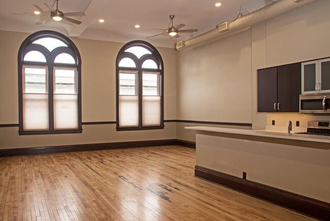 Foto del edificio - 320A E 4th St