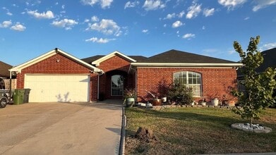 Building Photo - 1521 Brookleaf Dr