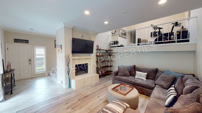 Building Photo - Beautiful 2 bed/2 Bath Home in Costa Mesa!