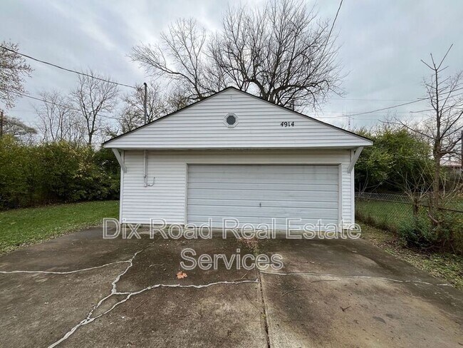 Building Photo - 4914 Gardendale Ave