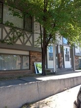 Building Photo - 508 E 7th St