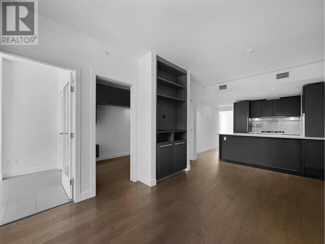 Photo du bâtiment - 288-288 W 1st Ave