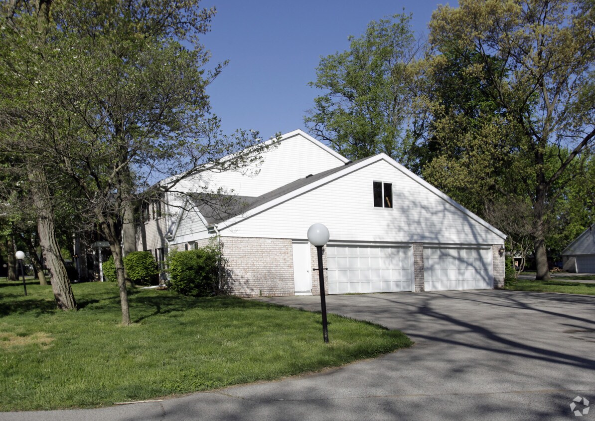 GREENLEAF Apartments Elkhart, IN