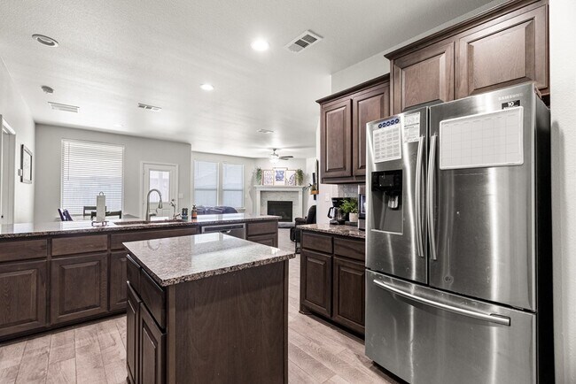 Building Photo - 7106 Saguaro Rd