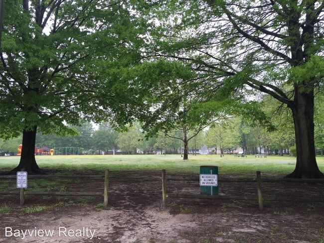 Building Photo - 2048 Regatta Cir