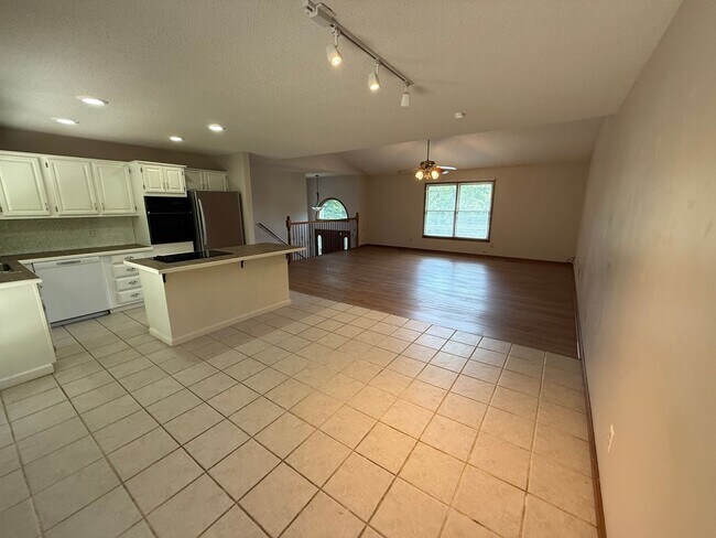 Foto del edificio - Big on Space. Big on Convenience. Big on Comfort.