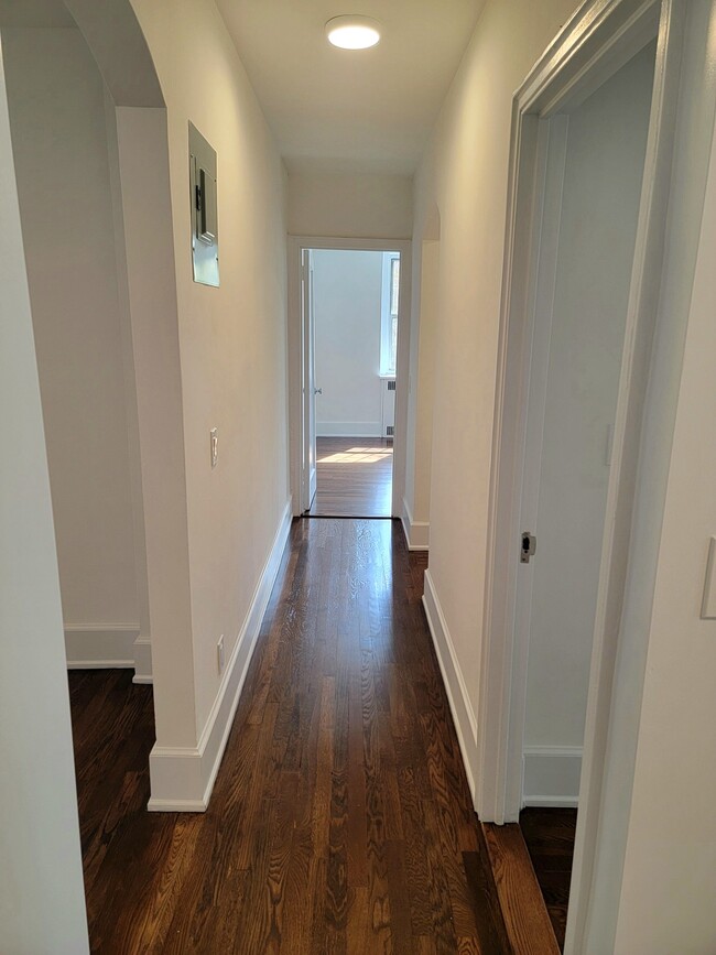 Foto del edificio - 253 Garth Rd