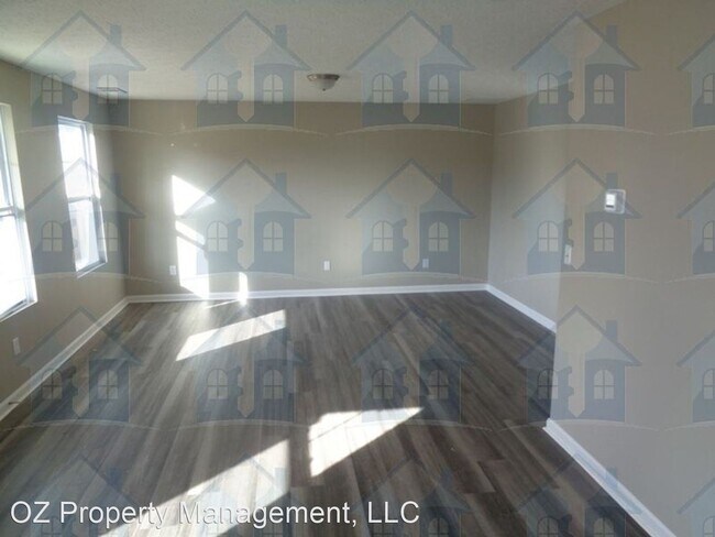 Building Photo - 4 br, 2.5 bath House - 482 West Kemper Road,