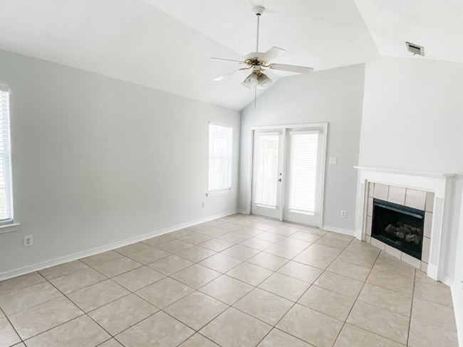 Building Photo - 405 Belle Chase Ct S
