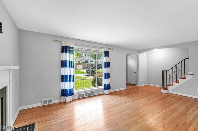 Building Photo - 1130 Haselton Rd