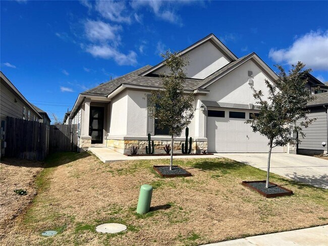 Building Photo - Del Valle Sundance Crossing / 4 bedrooms, 2 baths, 1 story home / Like New built 2021 / Refrigera...