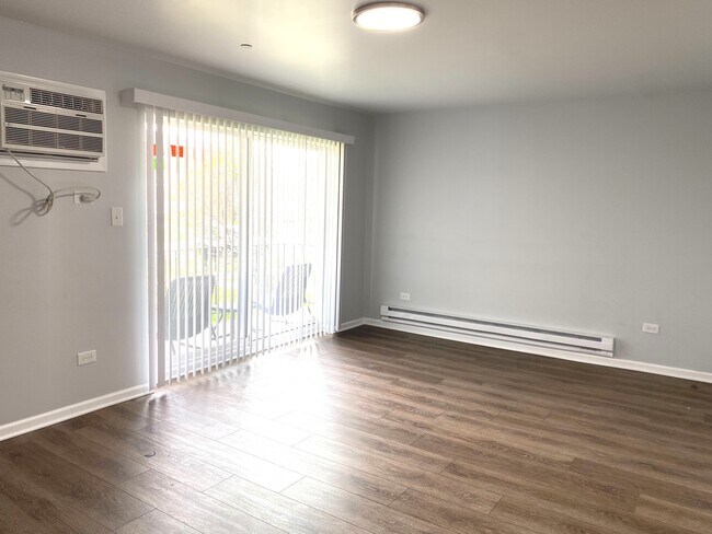 Foto del edificio - 4039 W 119th St