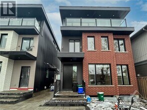 Building Photo - 136 Carillon St