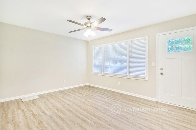 Building Photo - 7110 Carolyn Cir