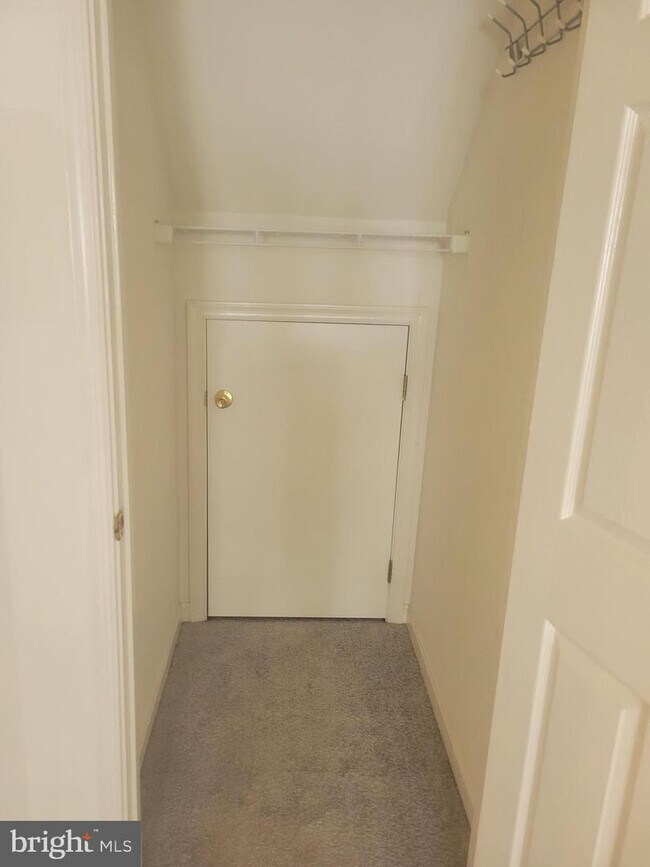 Building Photo - 8868 Goose Landing Cir