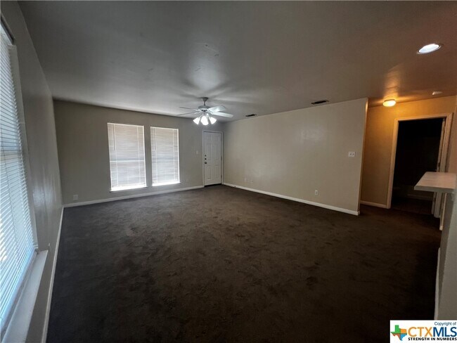 Foto del edificio - 1223 Clyde St