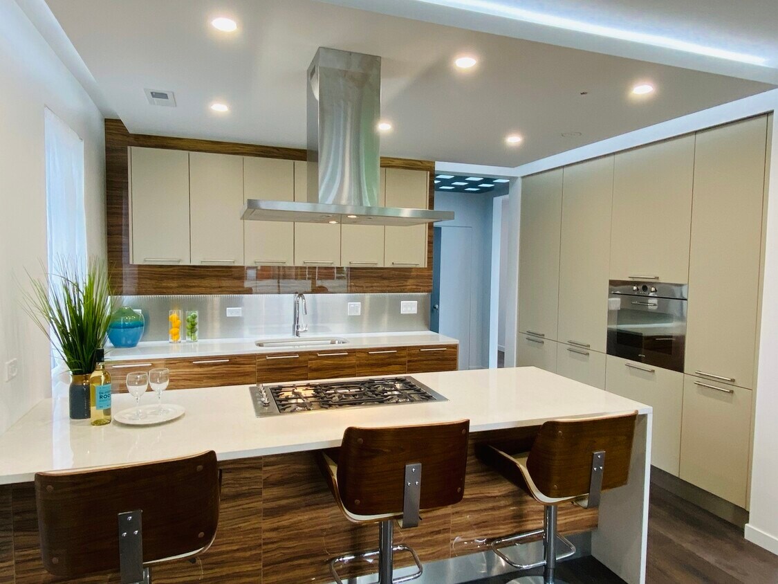 Foto principal - 1921 S Jefferson St