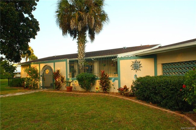 Building Photo - 2171 N Watersedge Dr