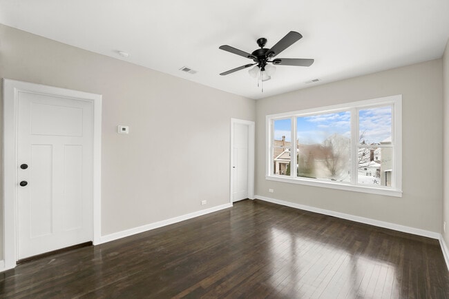 Building Photo - 1520 S 51st Ct