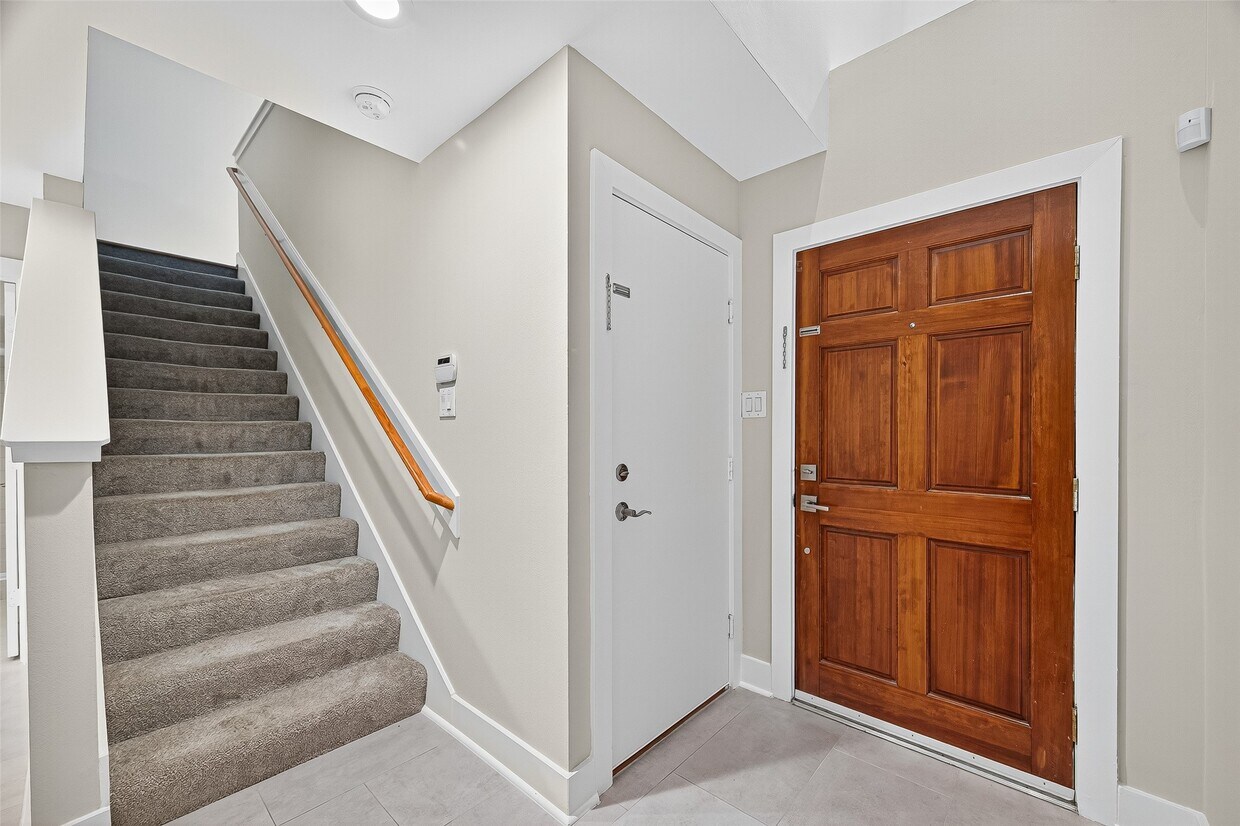 Foto principal - 2705 Rutland St