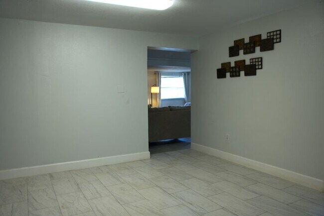 Foto del edificio - 4530 W Idlewild Ave