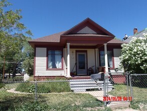 Building Photo - 704 S 2nd St