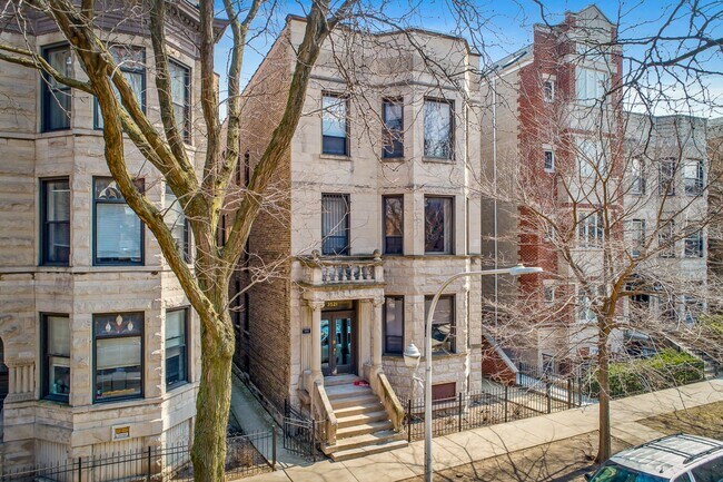 Foto del edificio - 3521 N Wilton Ave