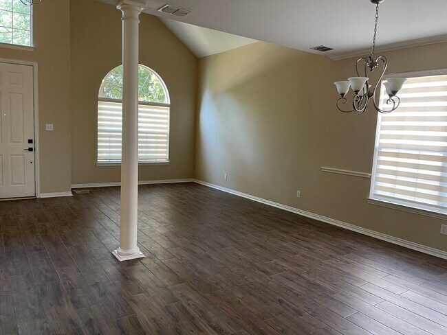 Foto del edificio - 1813 Angel Falls Dr