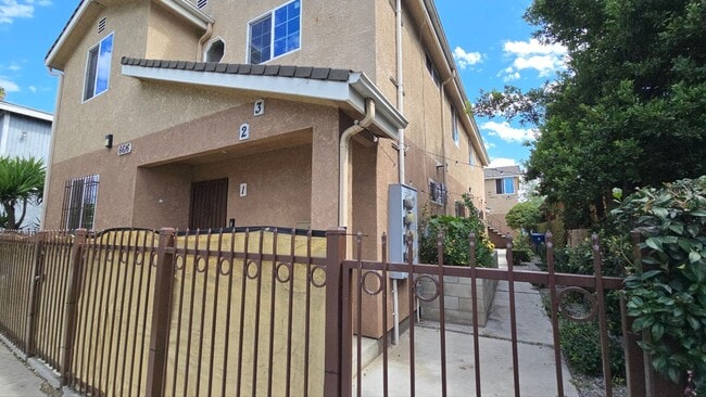 Photo - FIGUEROA(6616S) Apartment