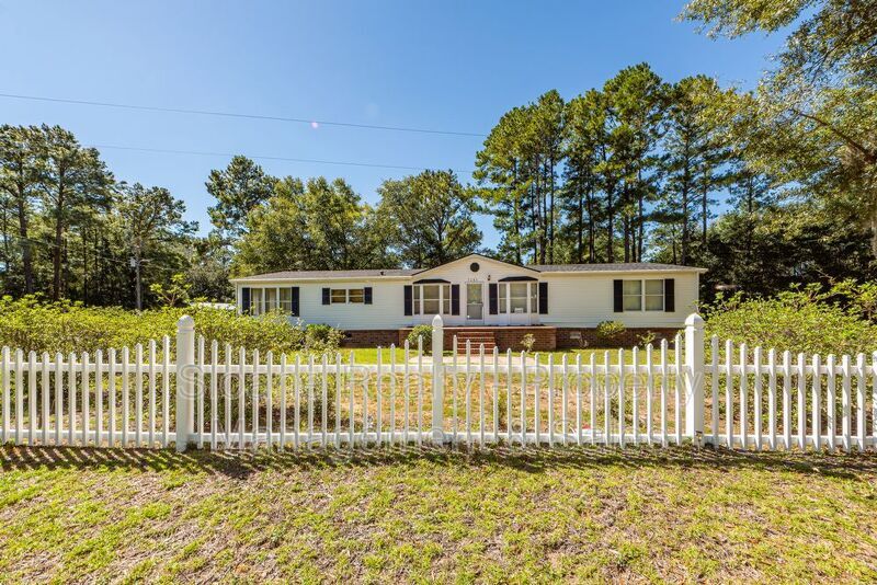 3244 Thompson Heyward Dr, Johns Island, SC 29455 House Rental in