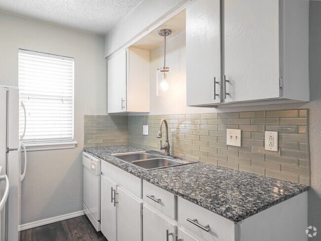 2BD, 1BA - 835SF - Flat - Kitchen - The Boulevard