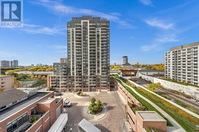 Building Photo - 1410 Dupont St