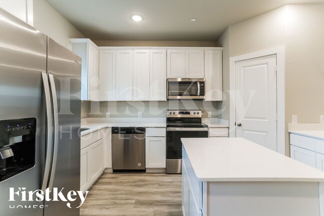 Building Photo - 327 Niki Dr